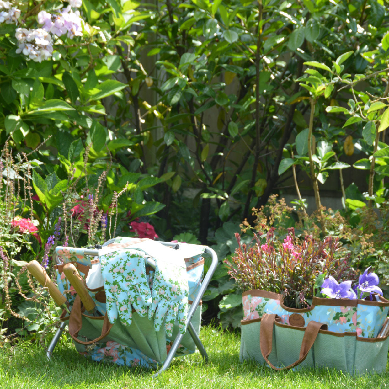 Rose Print Gardening Accessories