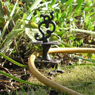 Puriri Lane | Cast Iron Hosepipe Guide | Esschert Design