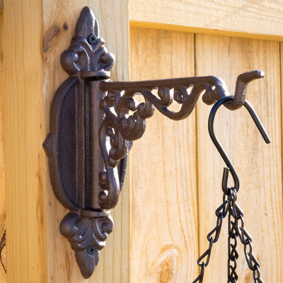 Puriri Lane | Cast Iron Swivel Hook | Esschert Design