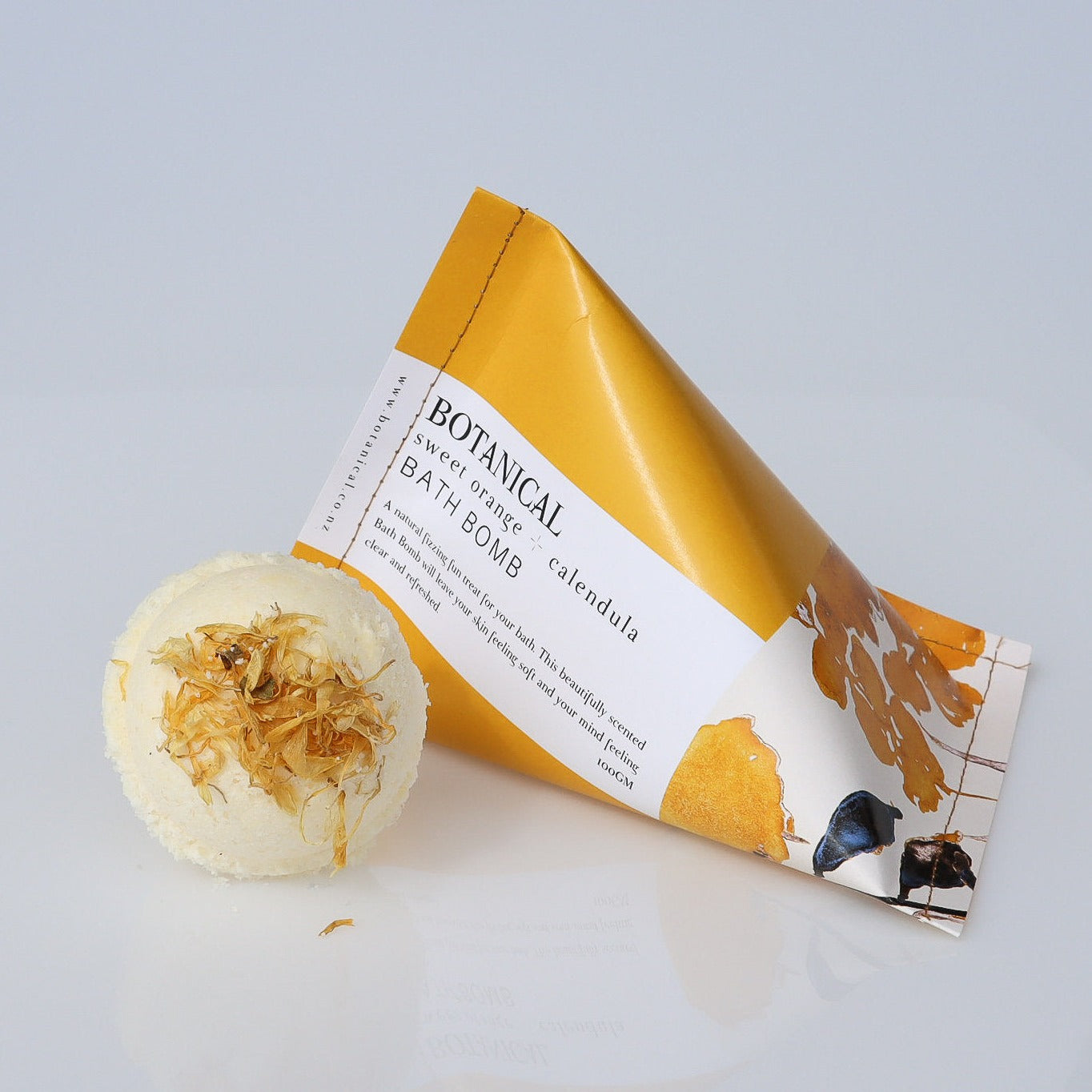 Puriri Lane | Botanical | Sweet Orange & Calendula | Bath Bomb