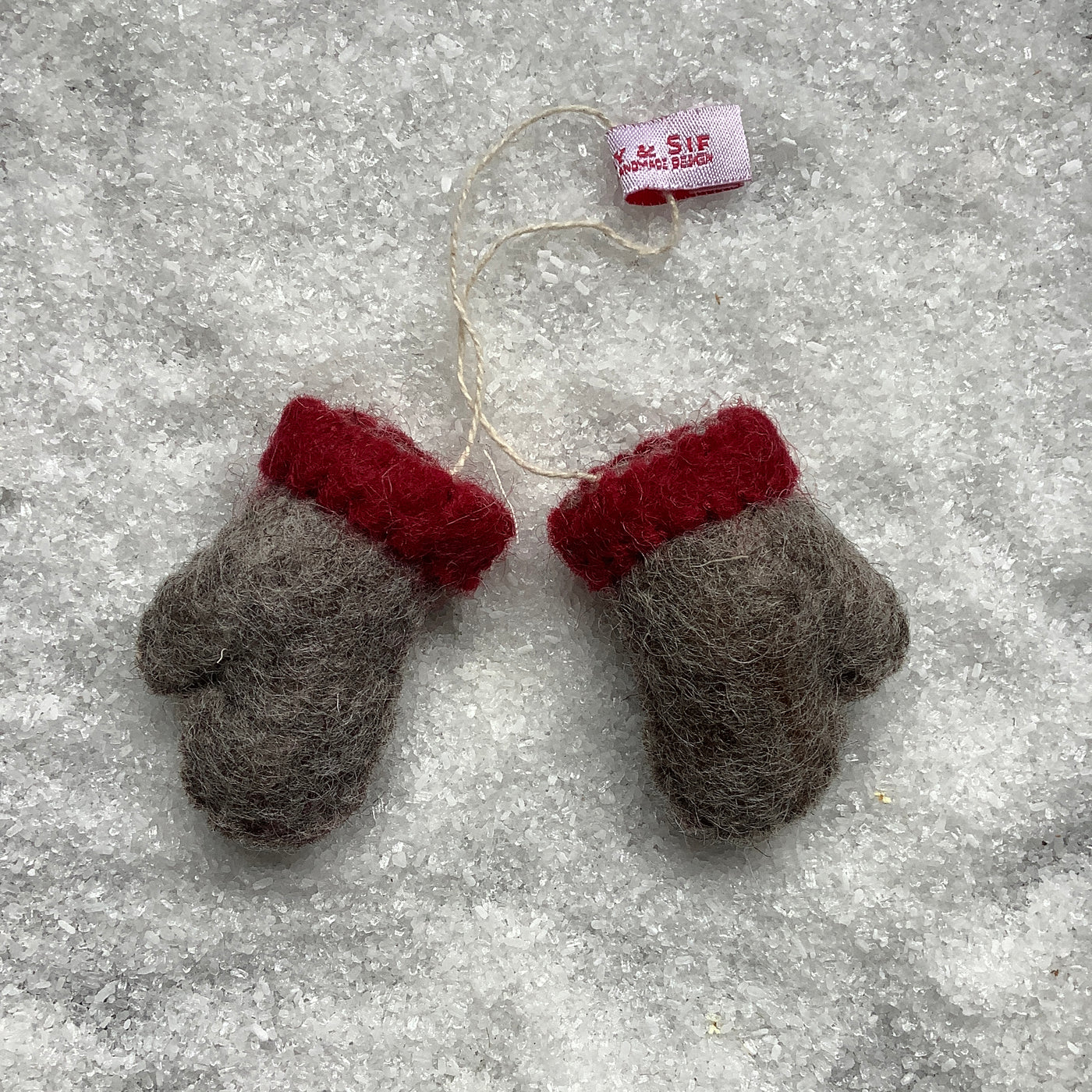 Puriri Lane | Én Gry & Sif | Felted Mittens | Grey & Cream