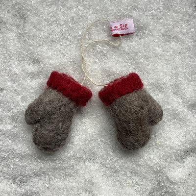 Puriri Lane | Én Gry & Sif | Felted Mittens | Grey & Cream