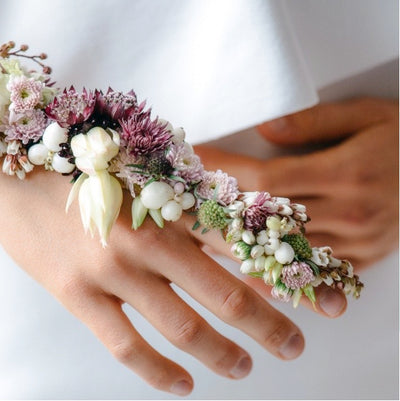 Puriri Lane | The Art Of Wearable Flowers | Susan McLeary